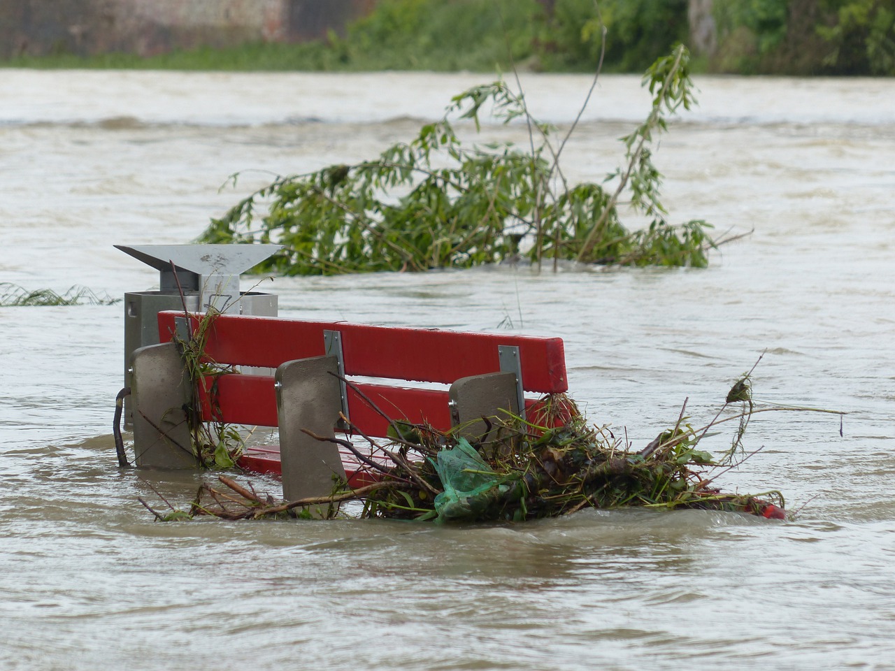 Най-малко трима са загинали при наводнения в Централна Турция