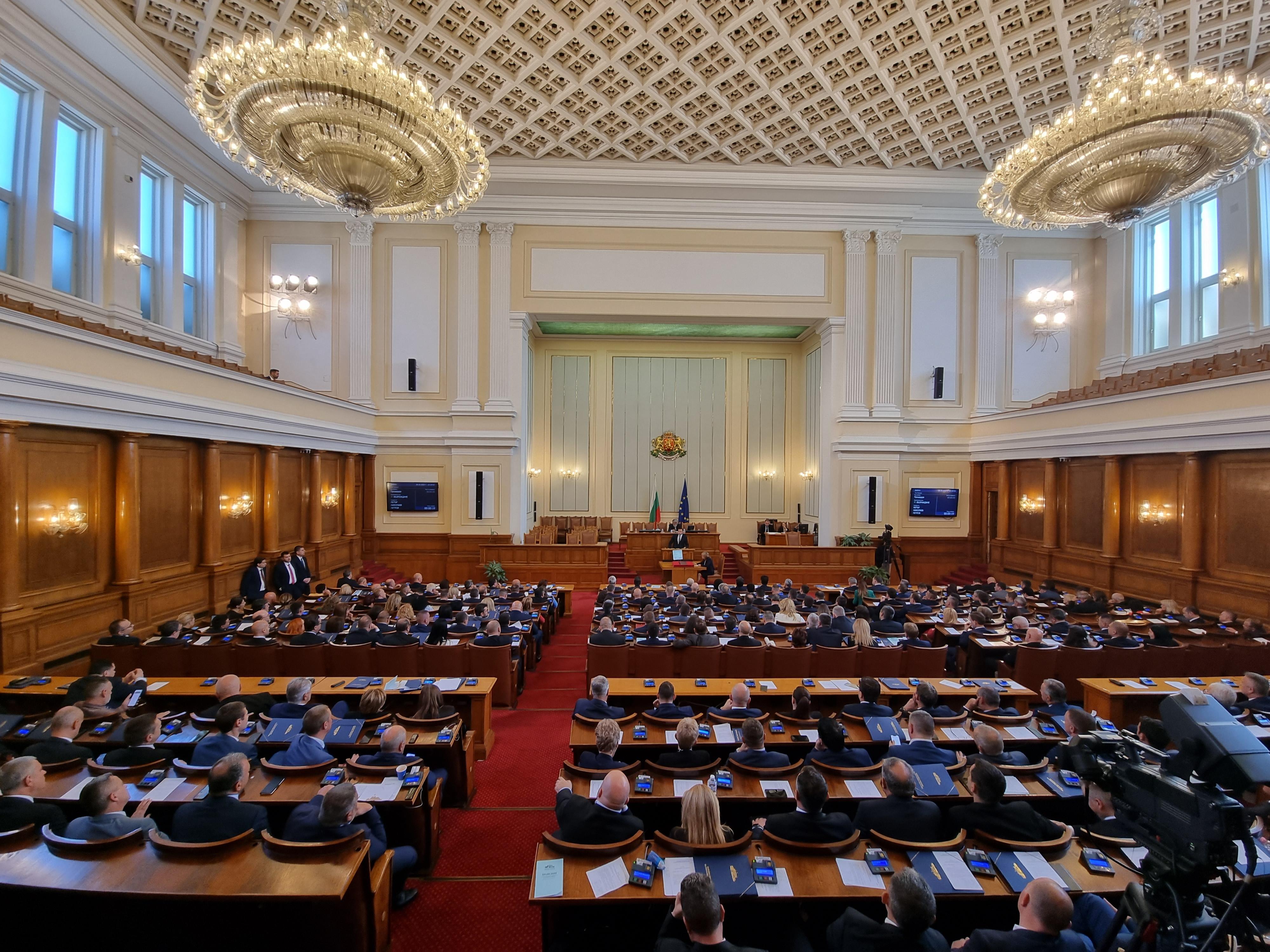 Спешна среща в парламента за финансовата помощ на пострадалите от потопа