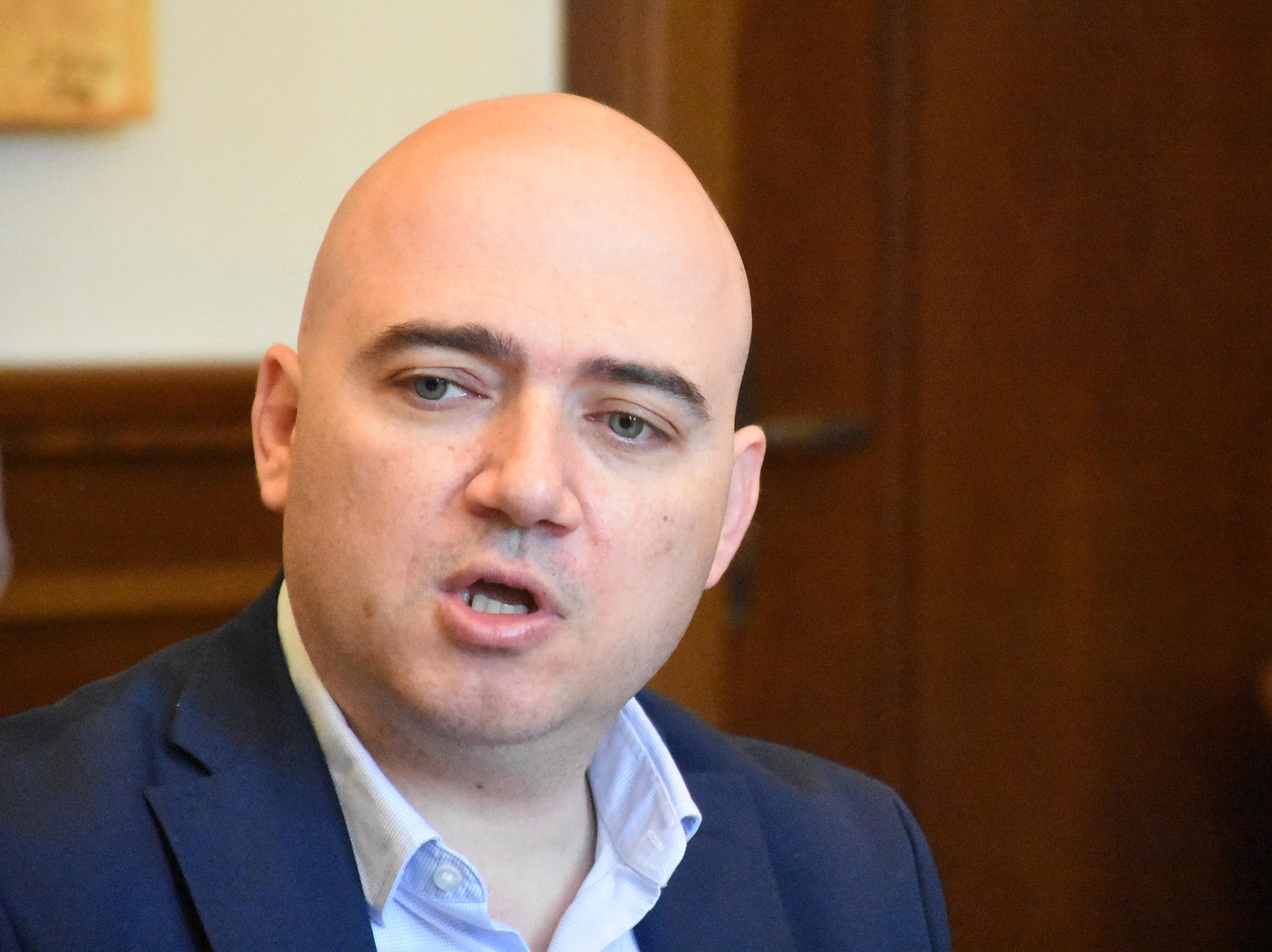 Ръст на туристите през зимния и летния сезон прогнозира министърът на туризма Илин Димитров
