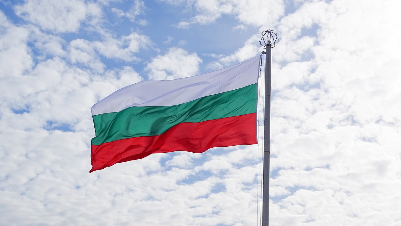 Издигнаха националния флаг на България на 55-метров пилон в Ямбол